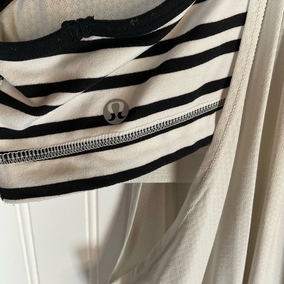 Lululemon No Limit Built-In Bra Tank - Picture 4 of 5